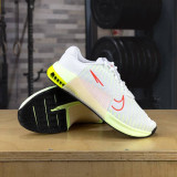 Dámské boty na CrossFit Nike Metcon 9 - WHITE/BRIGHT CRIMSON-VOLT-BARELY VOLT